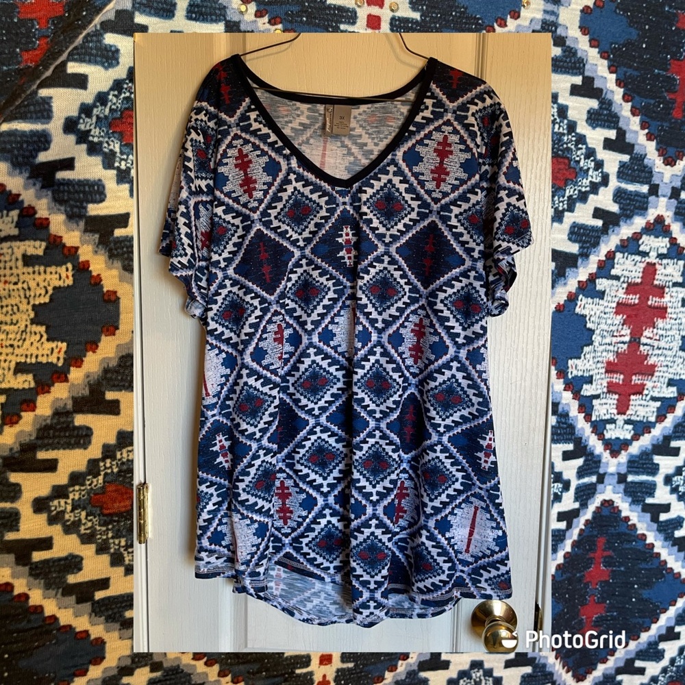 New Directions top cute print with detail 3x